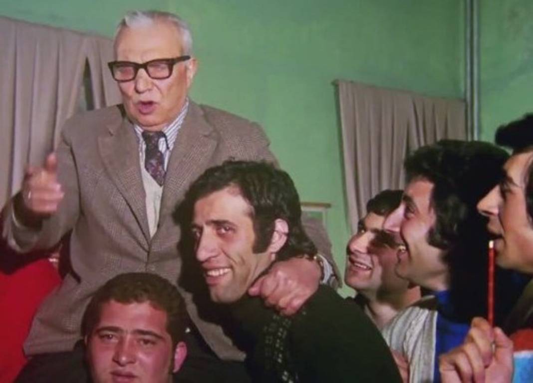 Hababam Sınıfı'ndan bir yıldız daha kaydı! Ünlü oyuncu 68 yaşında hayata gözlerini yumdu 9